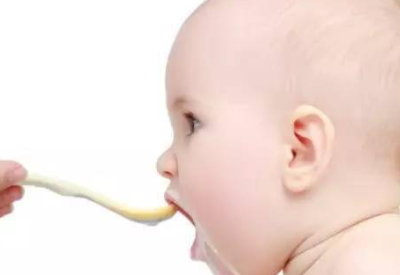 牛奶加米汤喂宝宝小心造成维生素A的缺乏